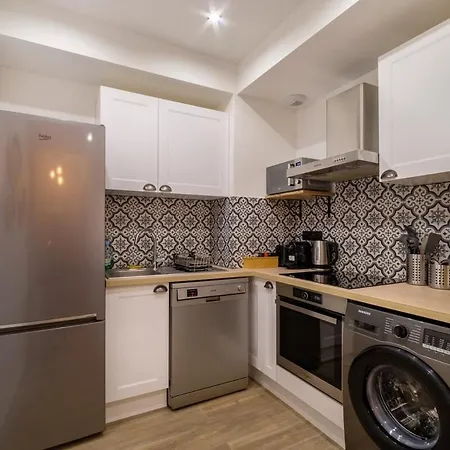 Pour 6 Au Coeur D'antibes Αντίμπ